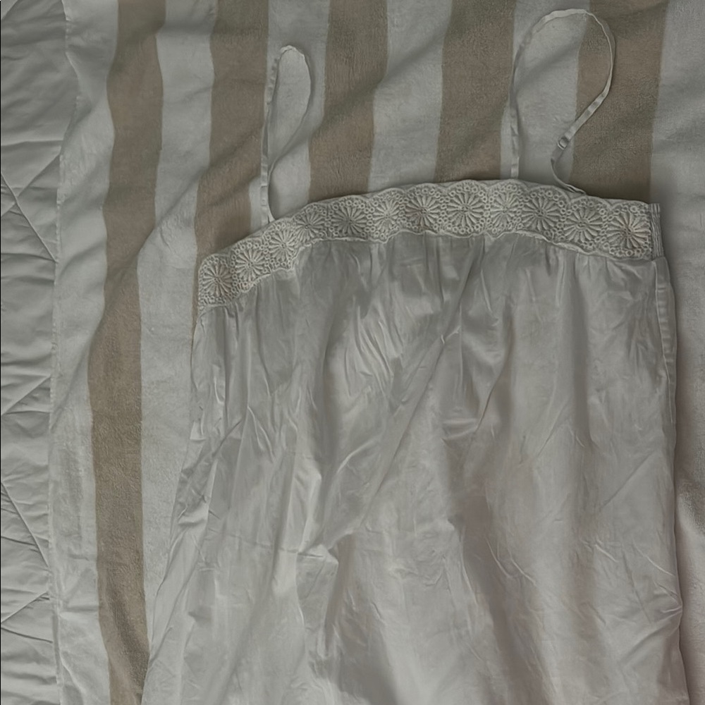 Vineyard Vines White Smocked dress